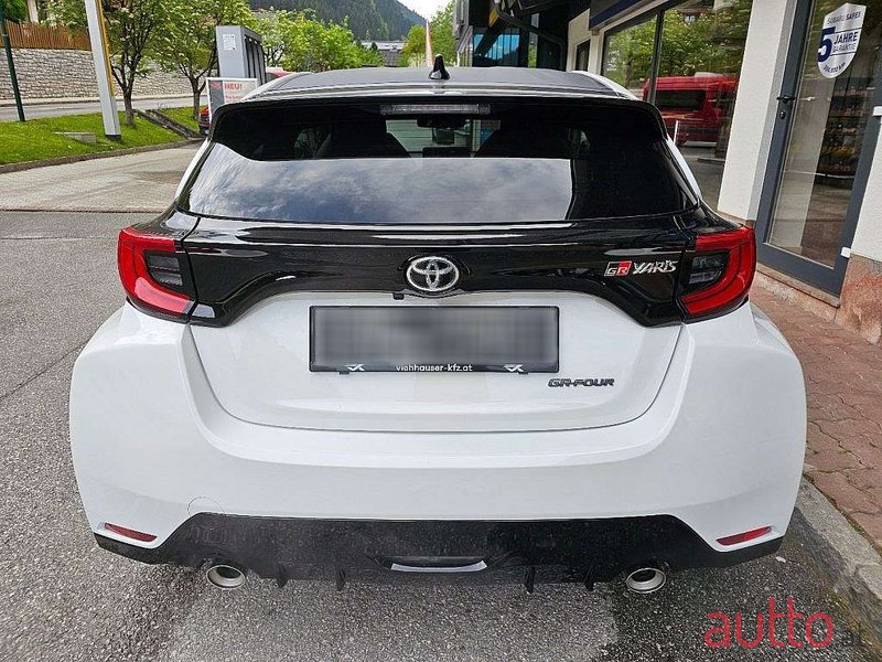 2024' Toyota Yaris photo #5