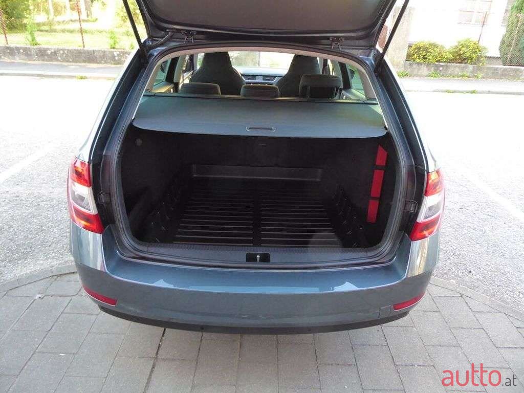 2018' Skoda Octavia photo #4