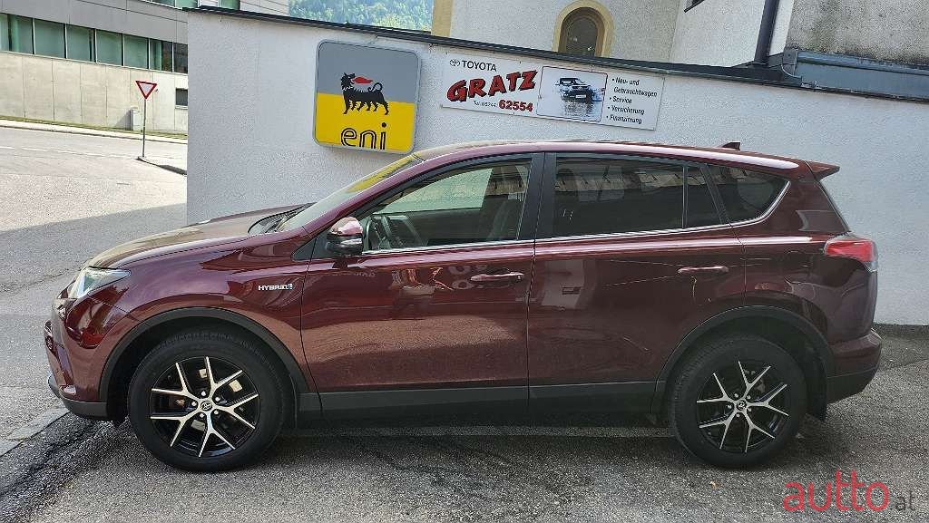 2016' Toyota RAV4 photo #2