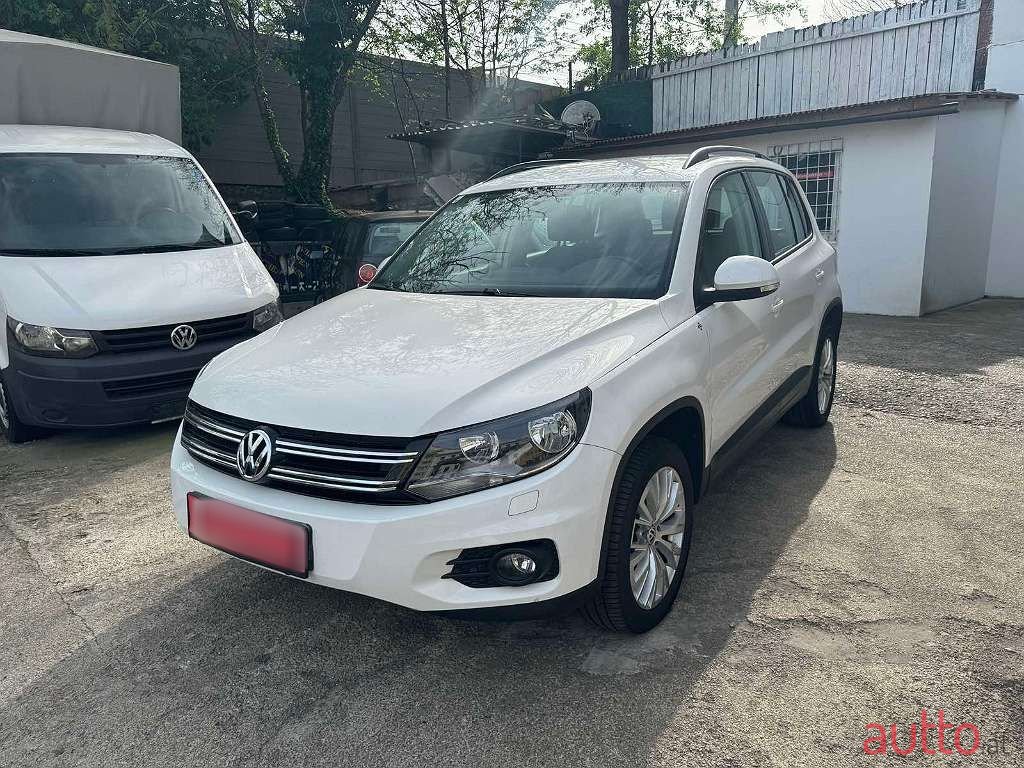 2012' Volkswagen Tiguan photo #4