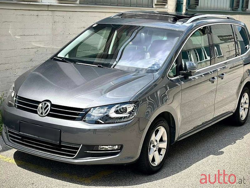 2012' Volkswagen Sharan photo #5