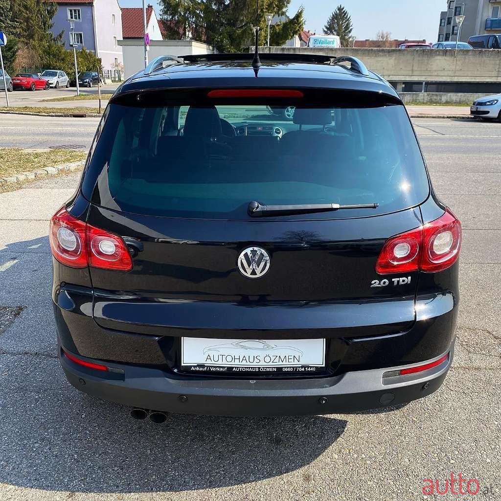 2008' Volkswagen Tiguan photo #5