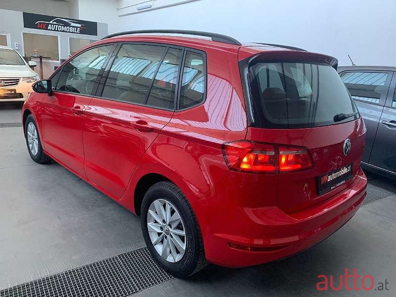 2016' Volkswagen Golf photo #5