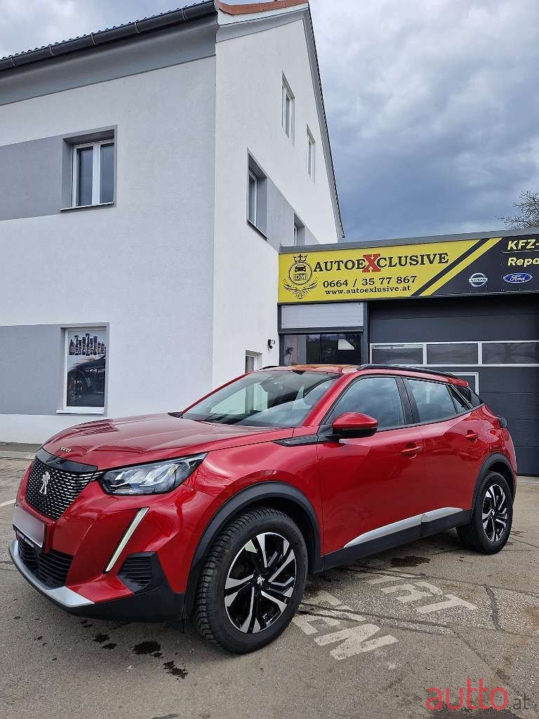 2020' Peugeot 2008 photo #2