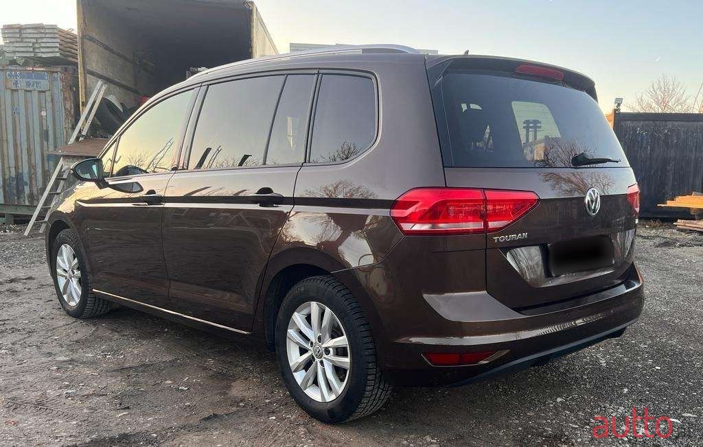 2016' Volkswagen Touran photo #5