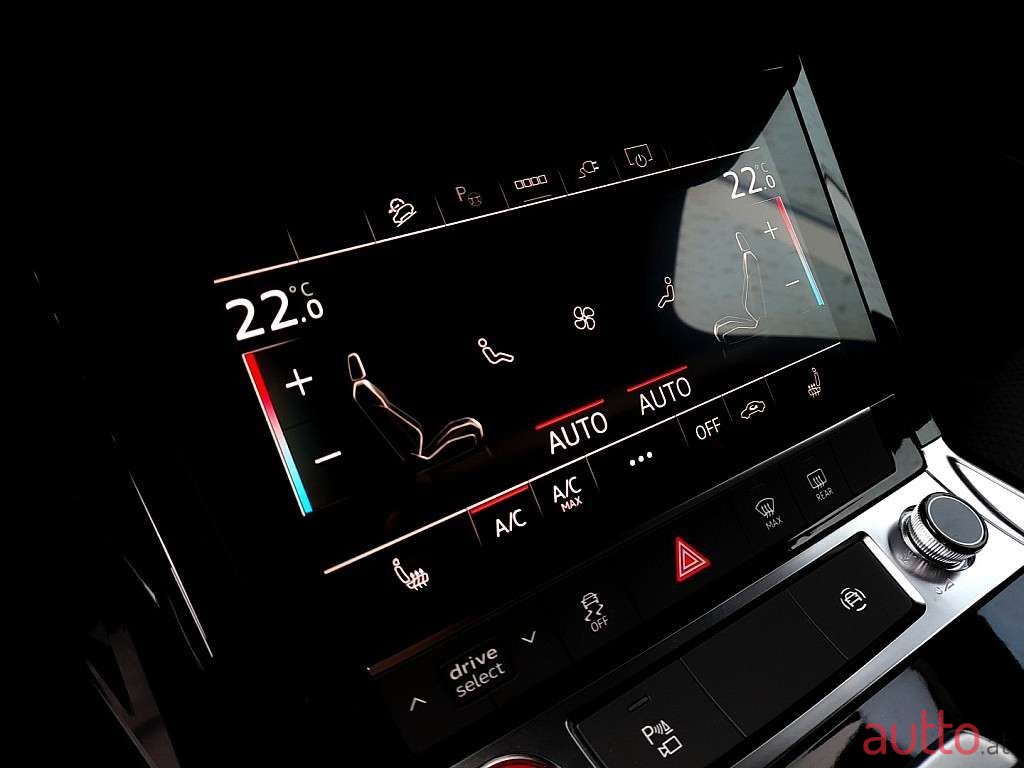 2022' Audi e-tron photo #6
