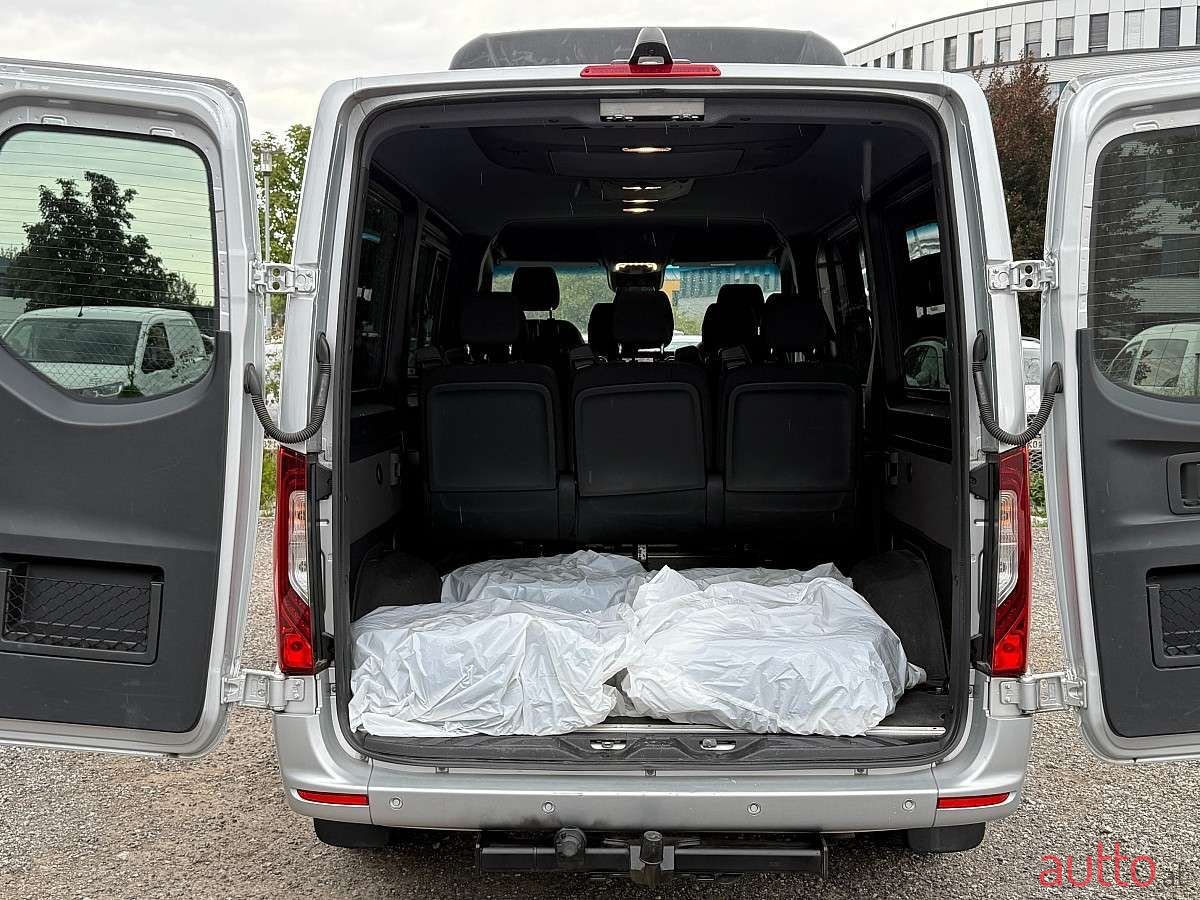 2019' Mercedes-Benz Sprinter photo #5