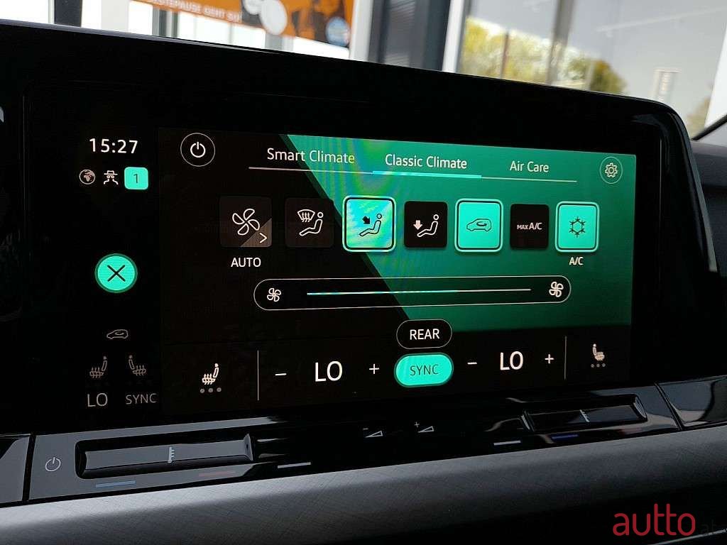 2021' Volkswagen Golf photo #3