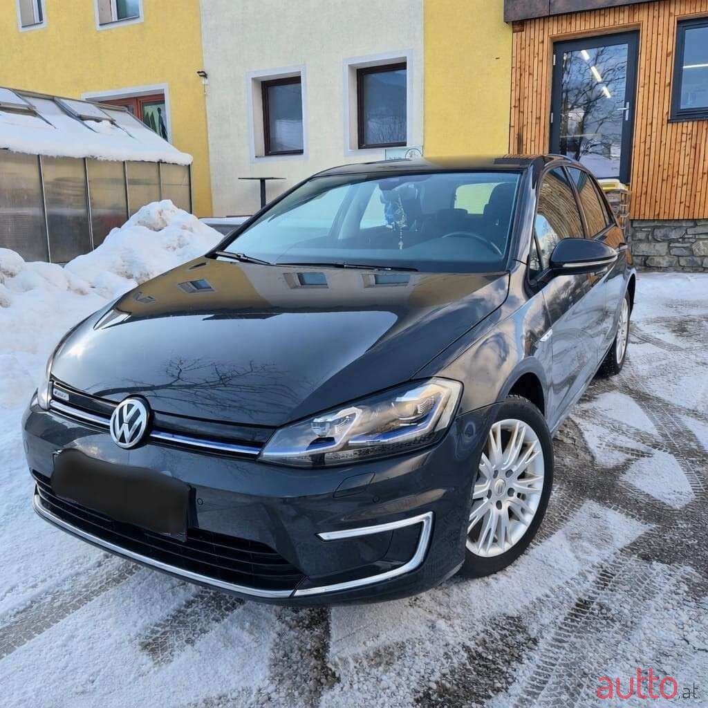 2018' Volkswagen Golf photo #1