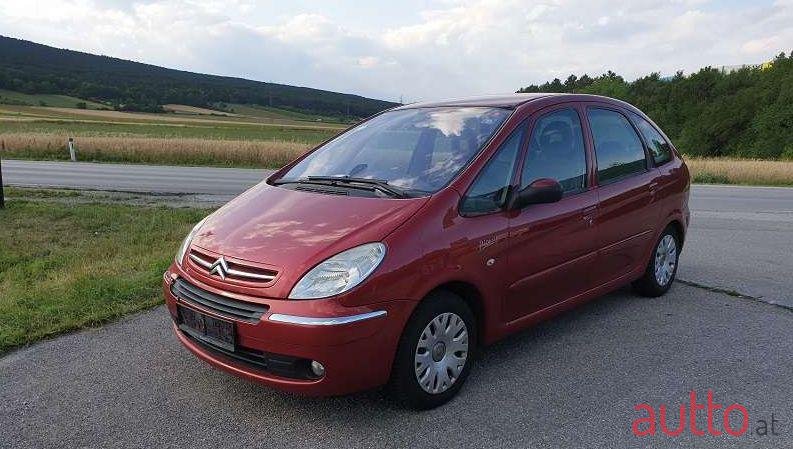 2010' Citroen Xsara photo #3