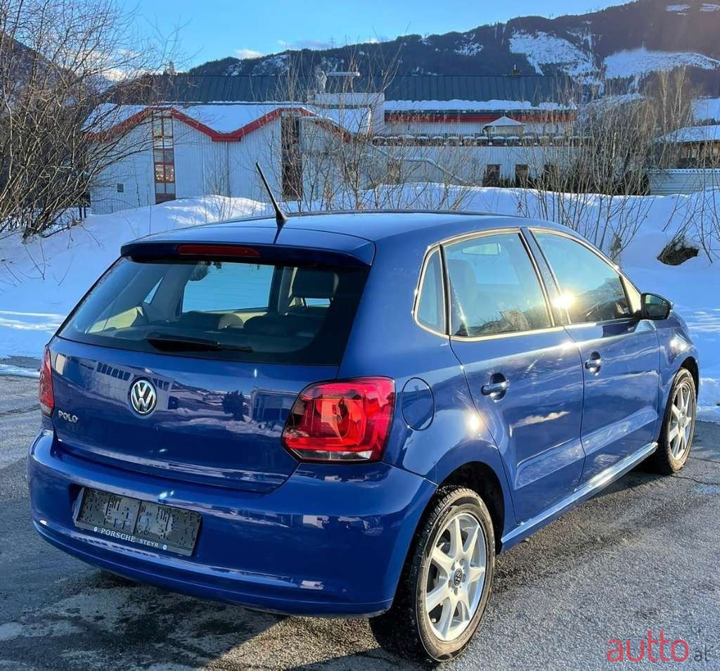 2013' Volkswagen Polo photo #4