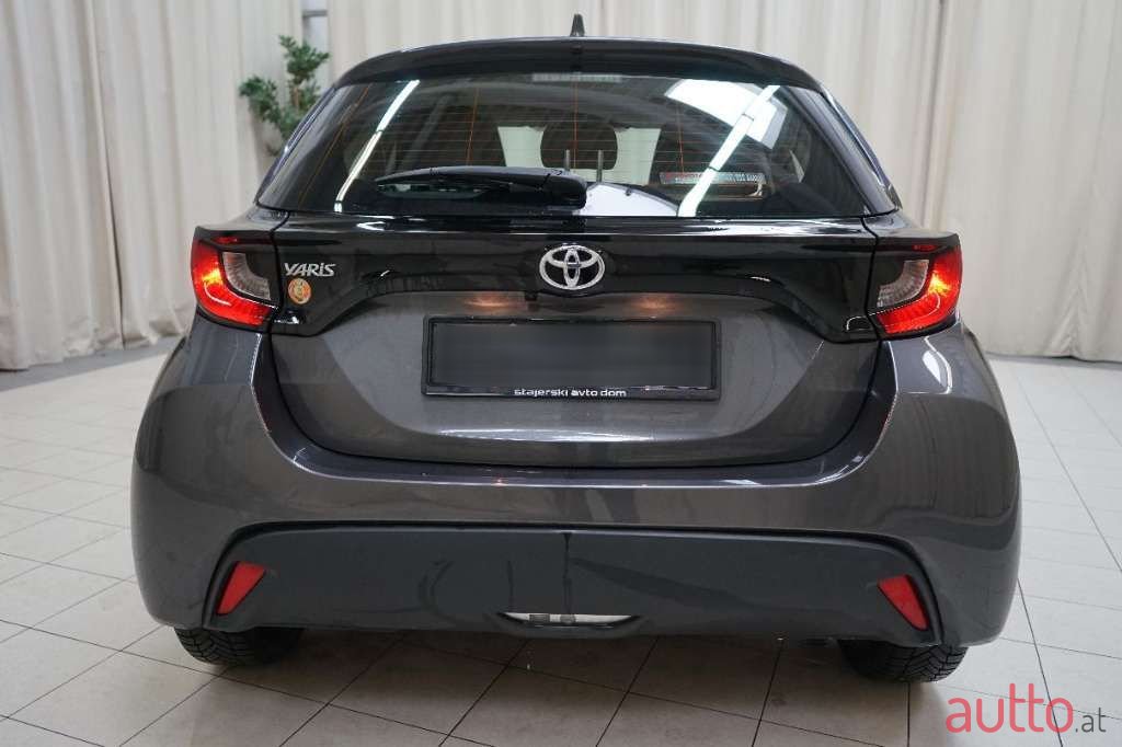 2021' Toyota Yaris photo #4