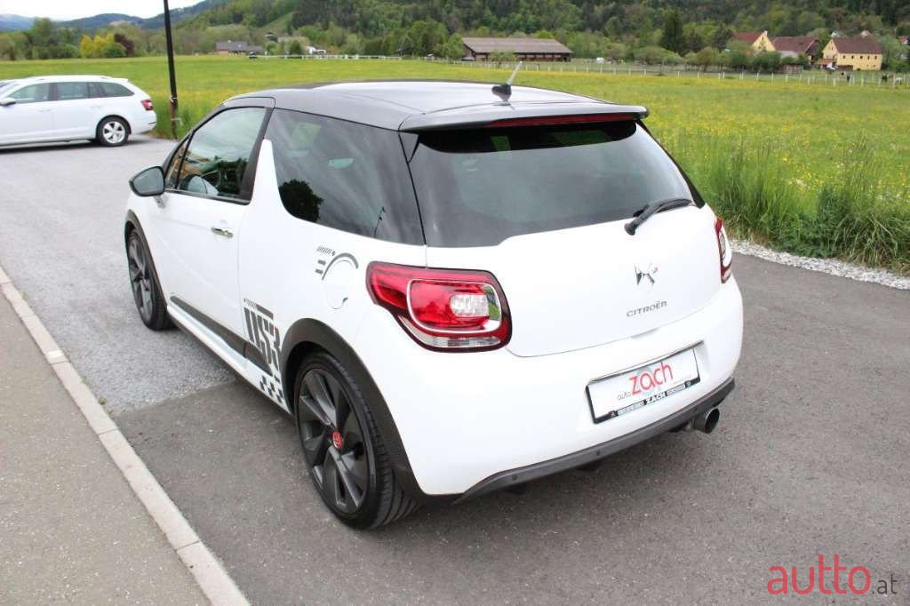 2011' Citroen DS3 photo #3