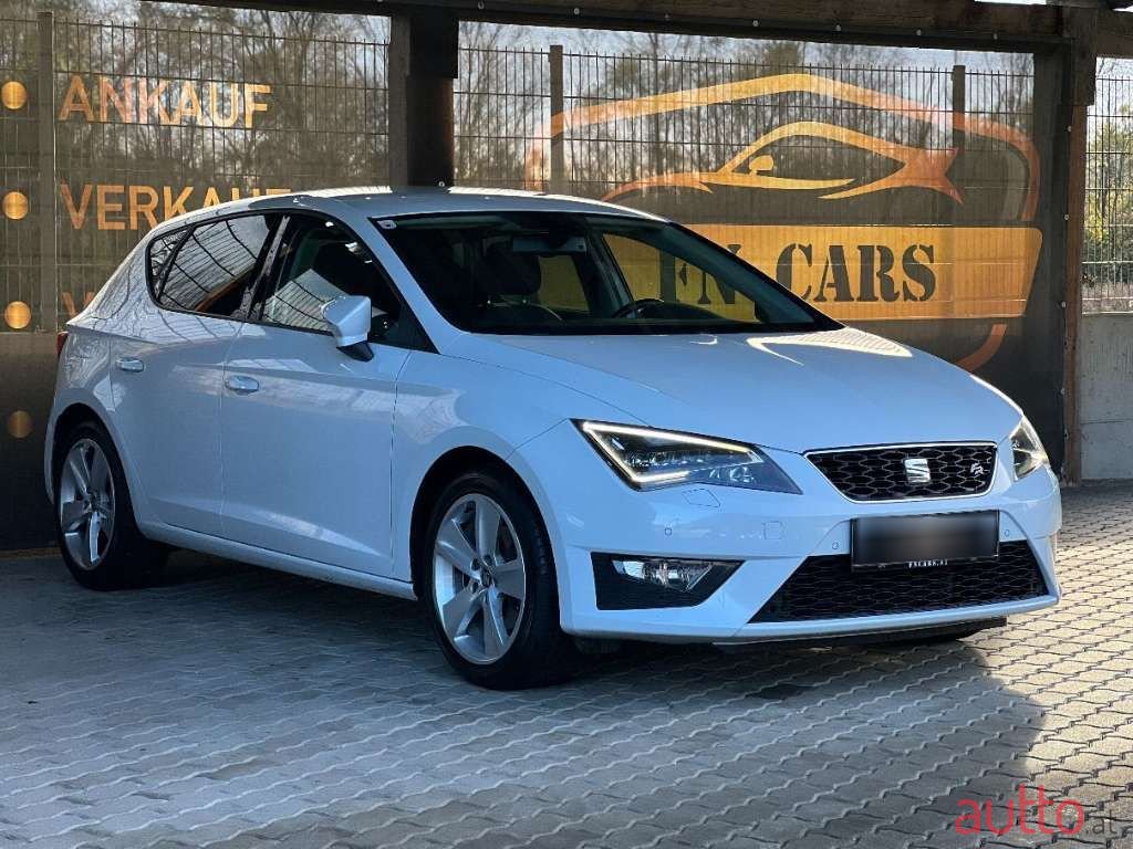 2013' SEAT Leon photo #1