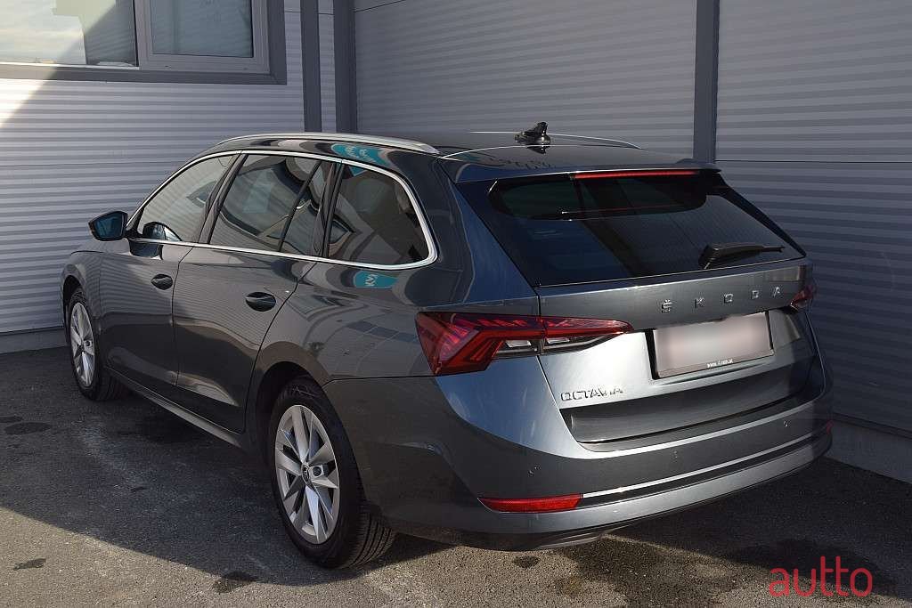 2020' Skoda Octavia photo #4