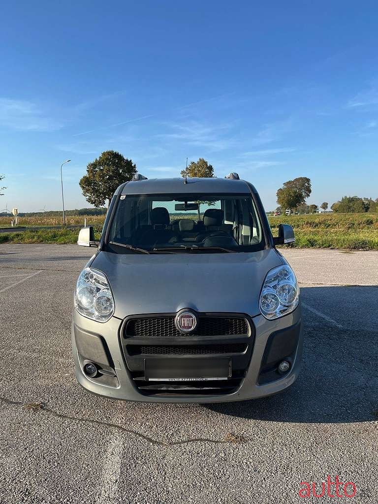 2010' Fiat Doblo photo #2