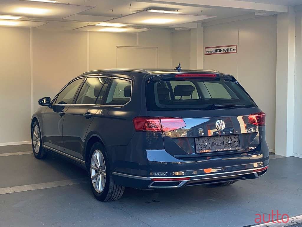 2019' Volkswagen Passat photo #3