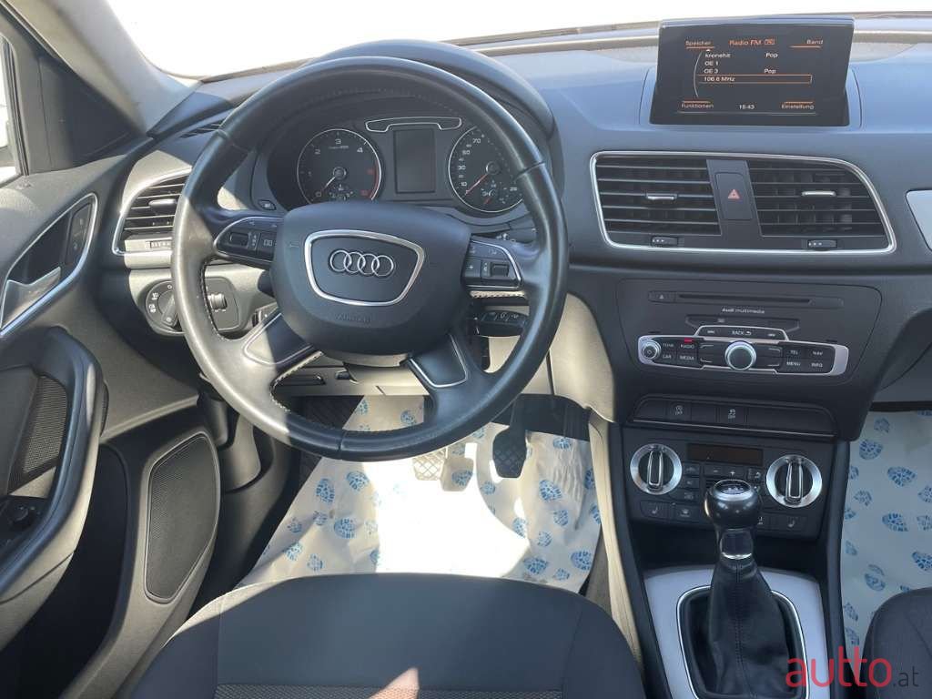 2012' Audi Q3 photo #5