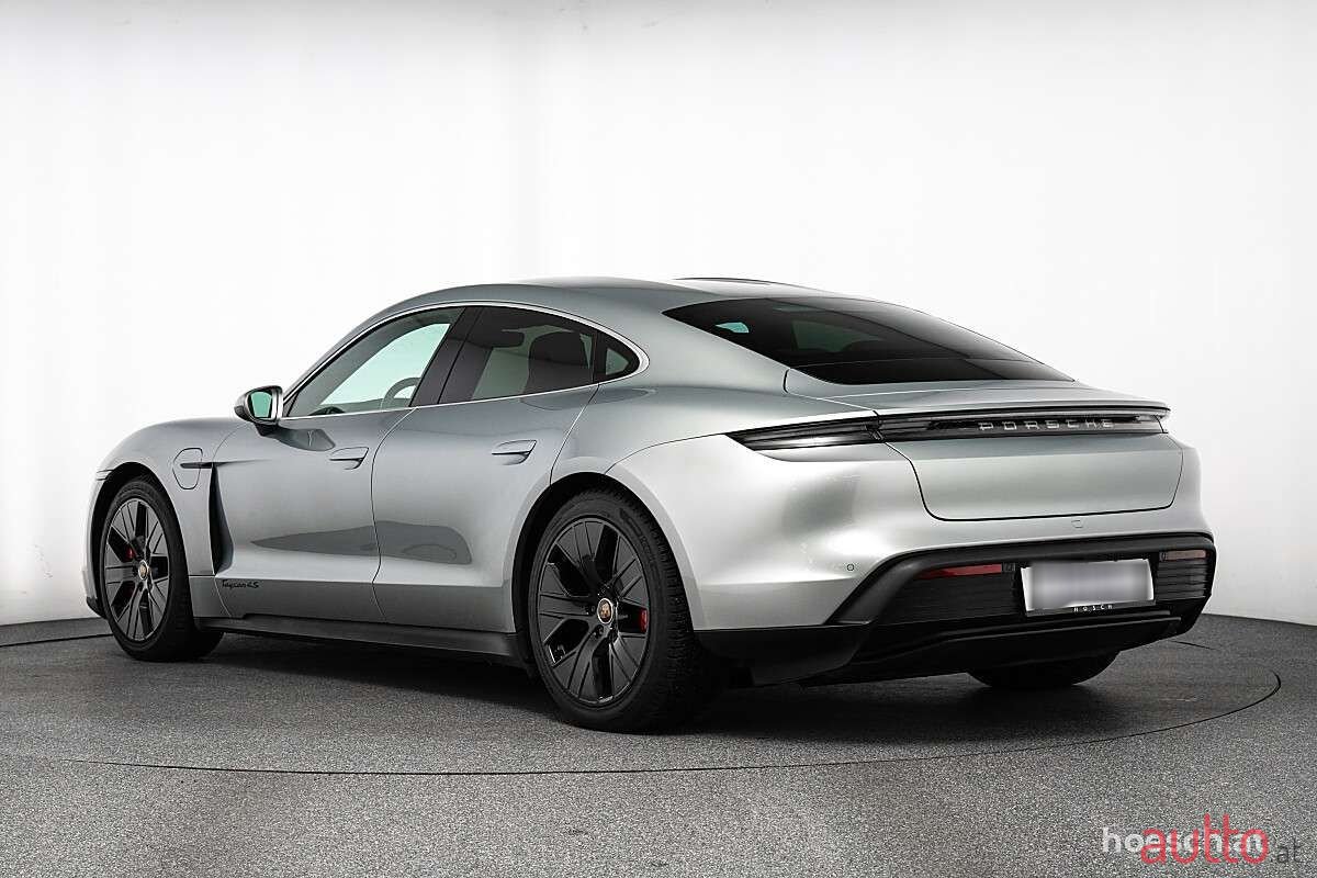 2021' Porsche Taycan photo #4