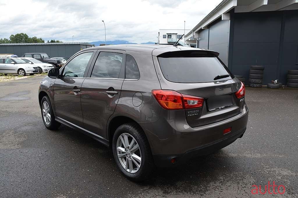 2013' Mitsubishi ASX photo #5