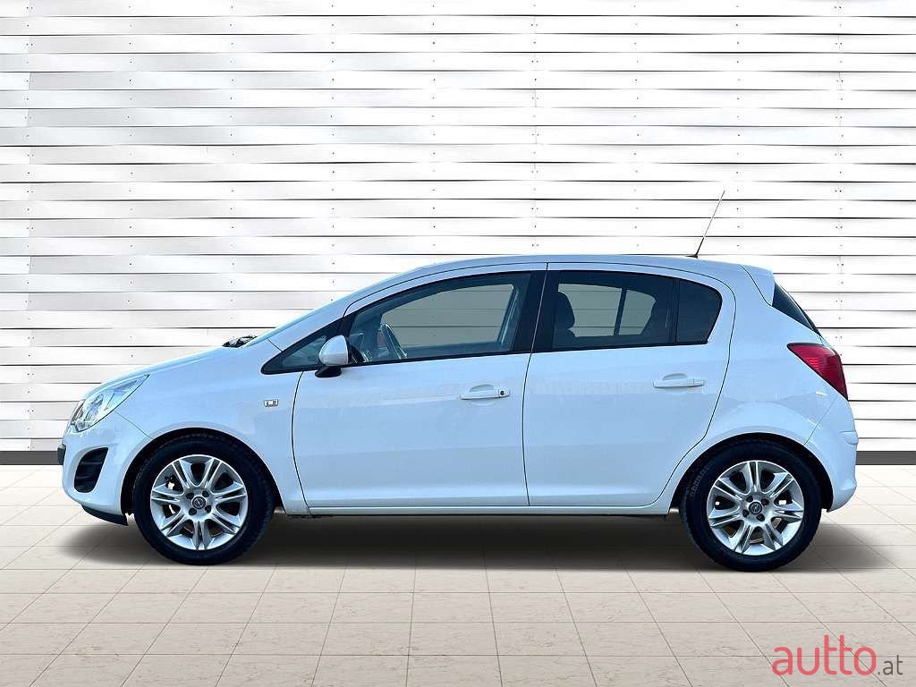 2013' Opel Corsa photo #2