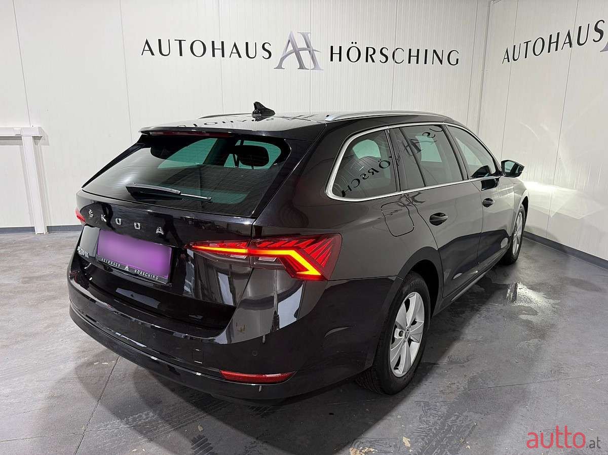 2020' Skoda Octavia photo #6
