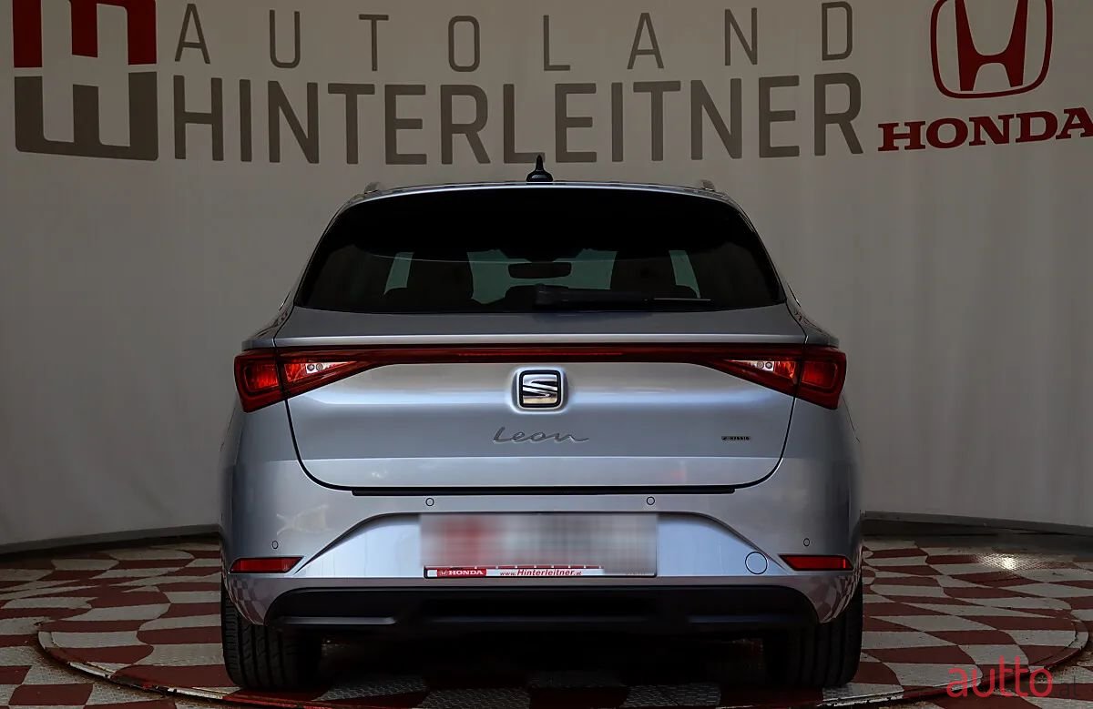 2020' SEAT Leon photo #5
