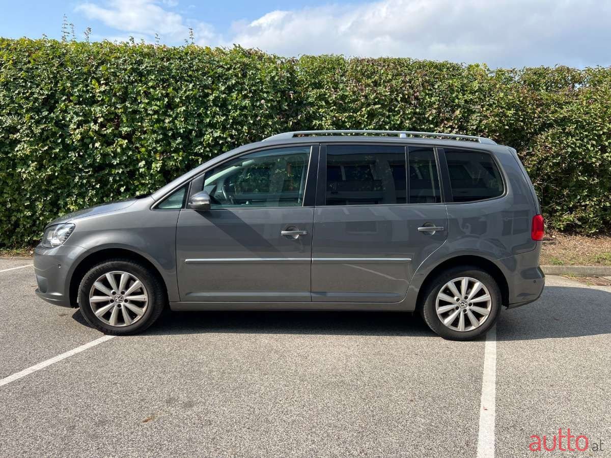 2014' Volkswagen Touran photo #2