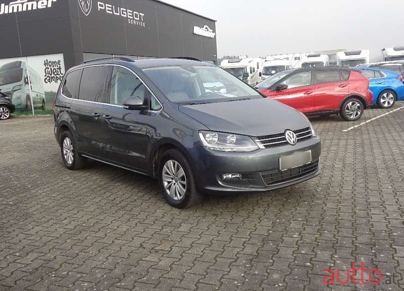 2019' Volkswagen Sharan photo #5