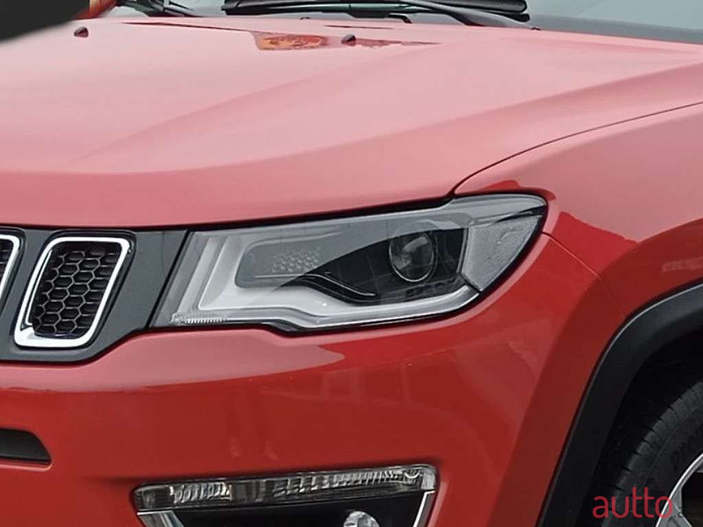 2022' Jeep Compass photo #4