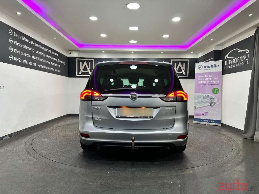 2015' Opel Zafira photo #4
