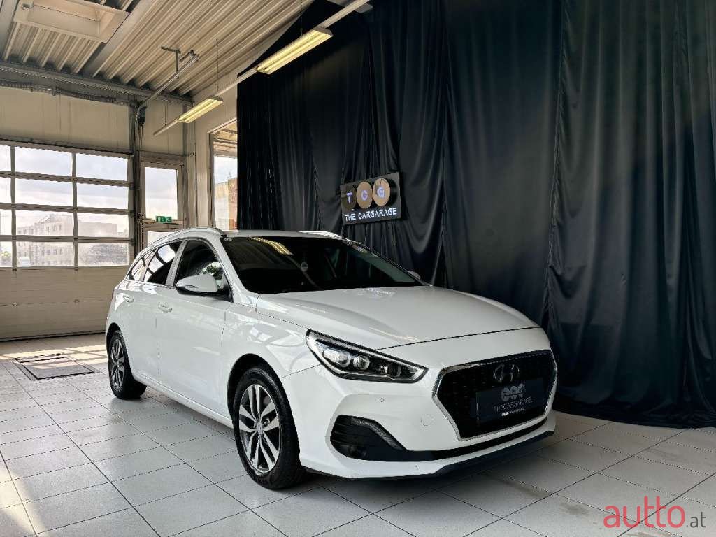 2020' Hyundai i30 photo #3