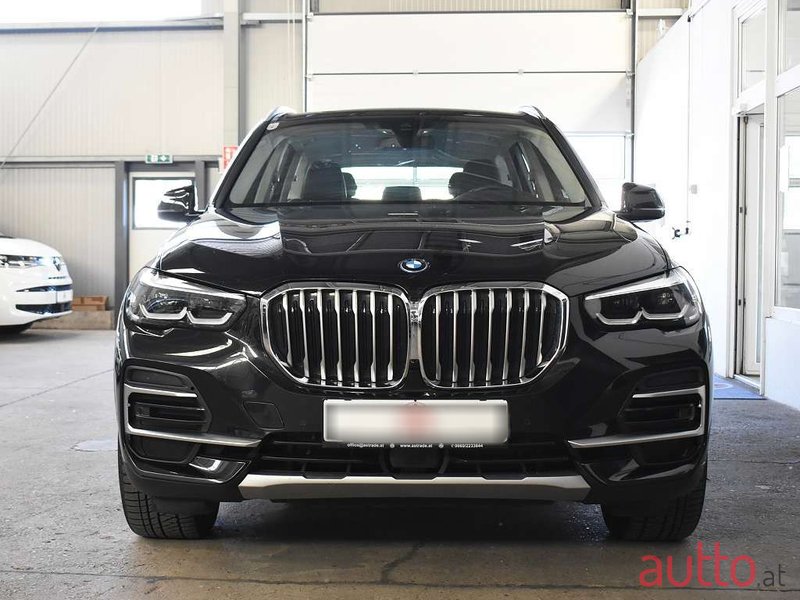 2022' BMW X5 photo #2