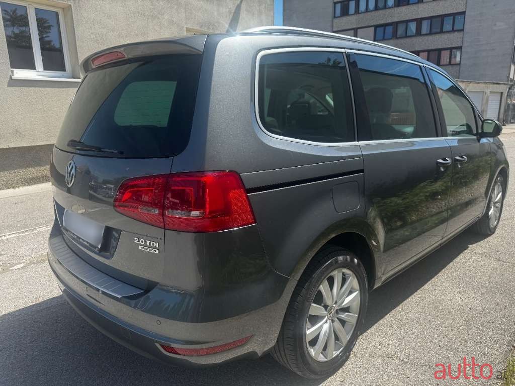 2014' Volkswagen Sharan photo #4