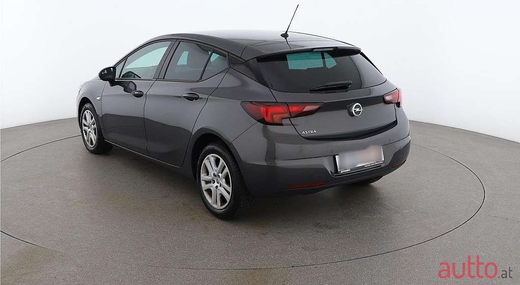 2015' Opel Astra photo #3