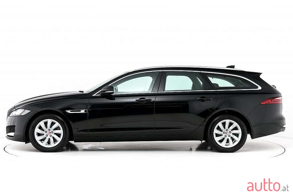 2018' Jaguar XF photo #2