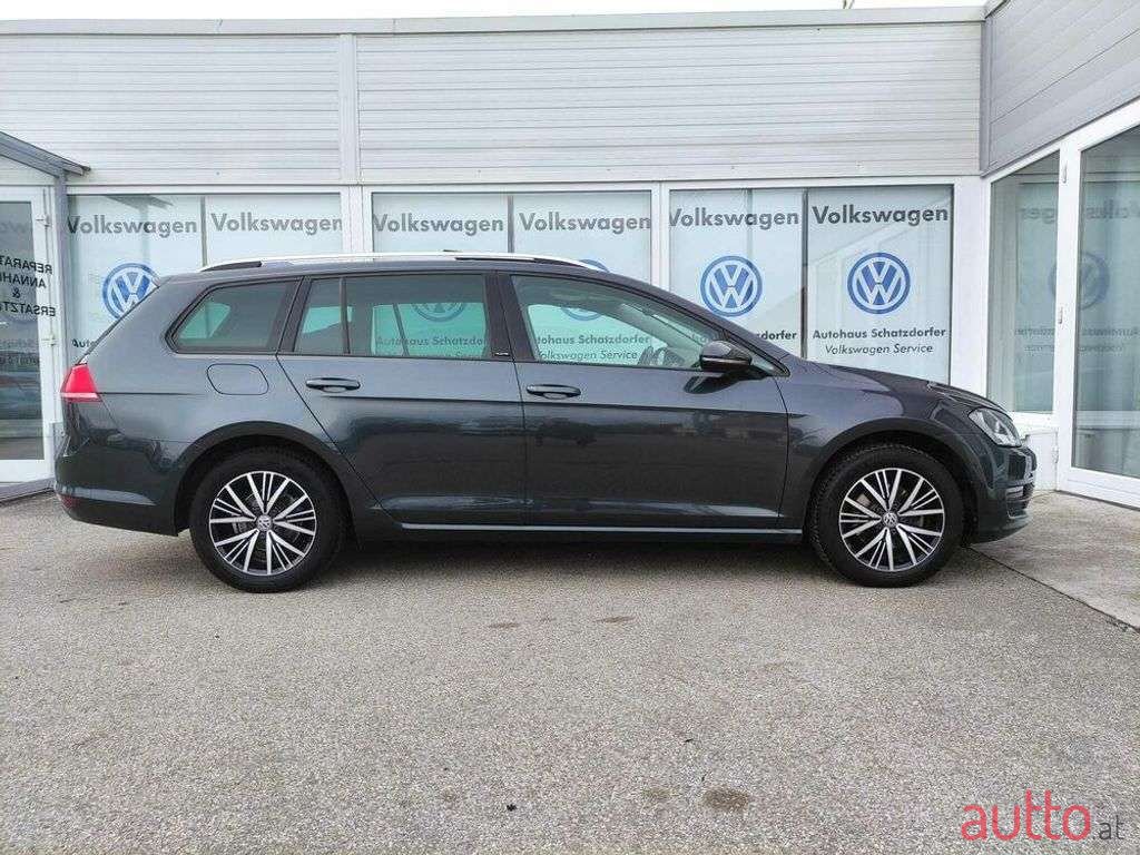 2016' Volkswagen Golf photo #3