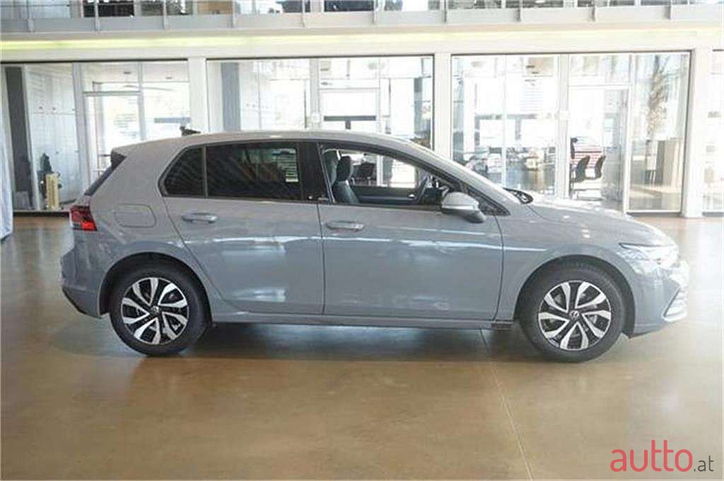 2021' Volkswagen Golf photo #2