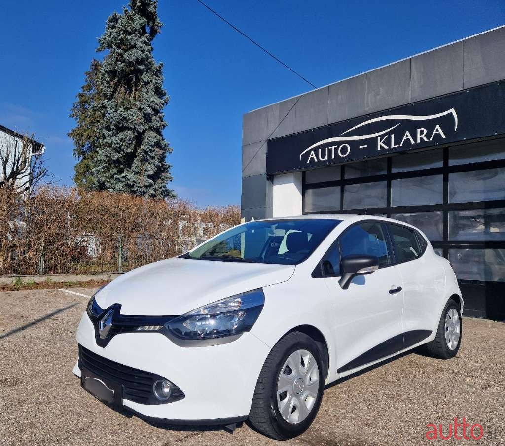 2013' Renault Clio photo #1