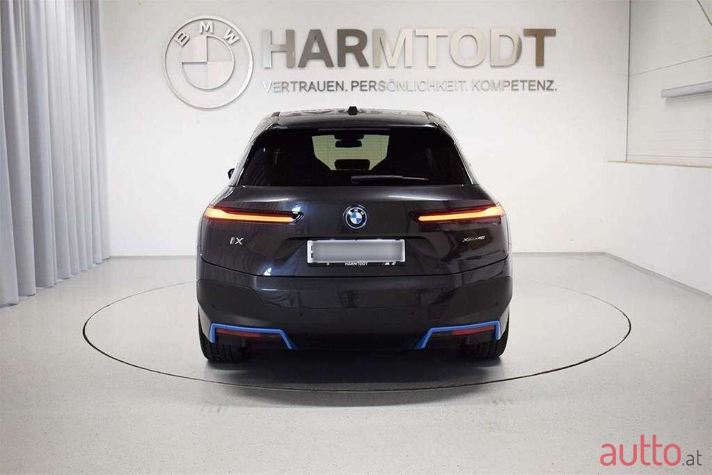 2021' BMW iX photo #3