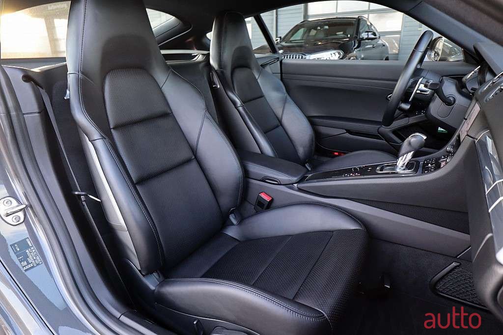 2018' Porsche Cayman photo #5