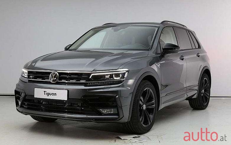 2019' Volkswagen Tiguan photo #1