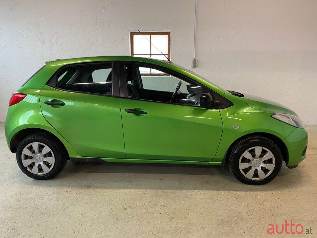 2009' Mazda Mazda2 photo #3