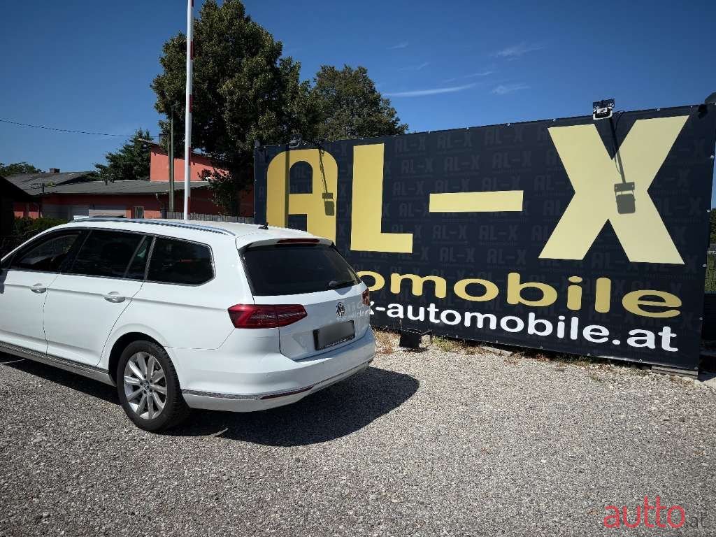 2015' Volkswagen Passat photo #5