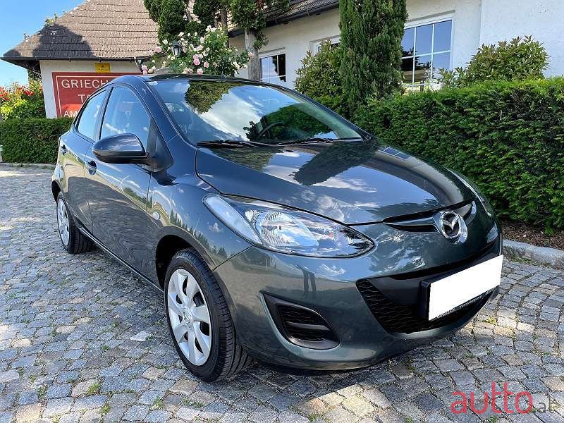 2011' Mazda Mazda2 photo #6