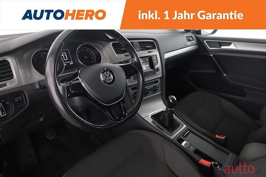 2015' Volkswagen Golf photo #3