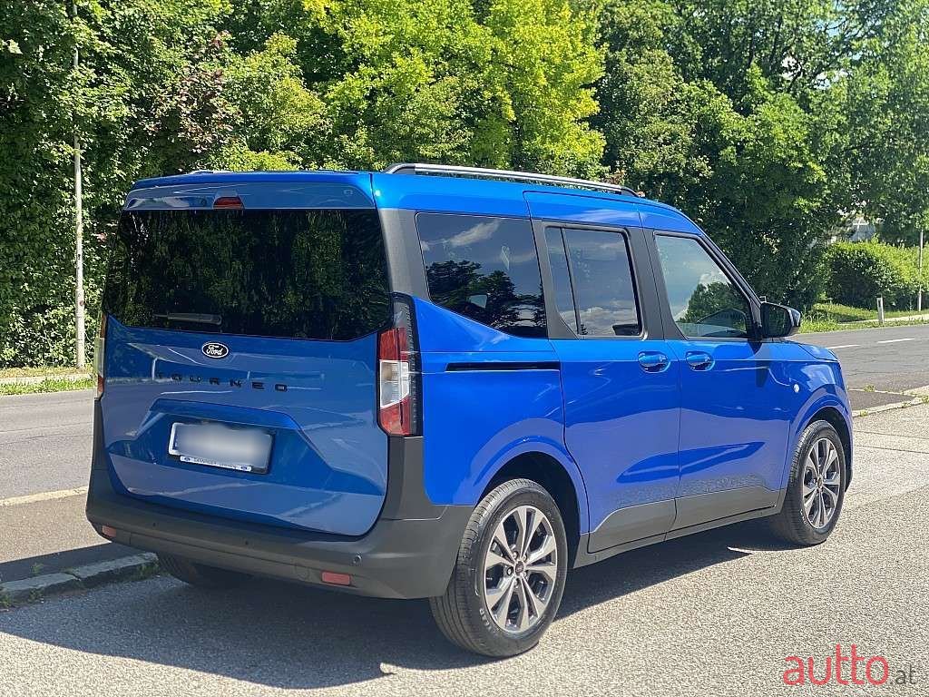 2024' Ford Tourneo photo #4