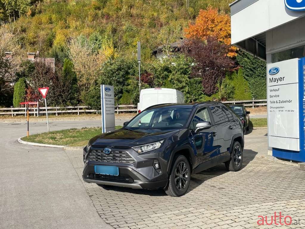 2023' Toyota RAV4 photo #3