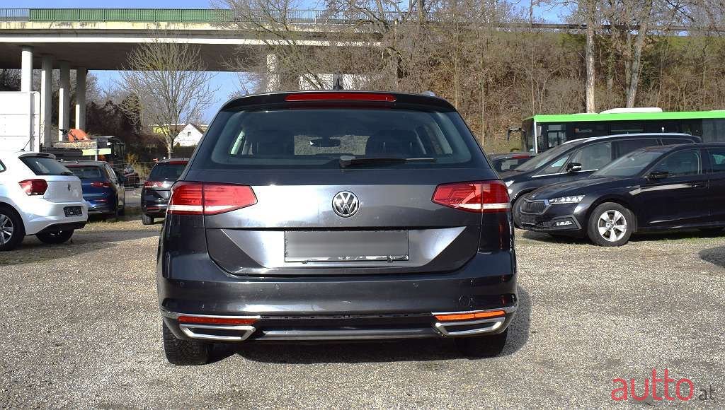 2018' Volkswagen Passat photo #5