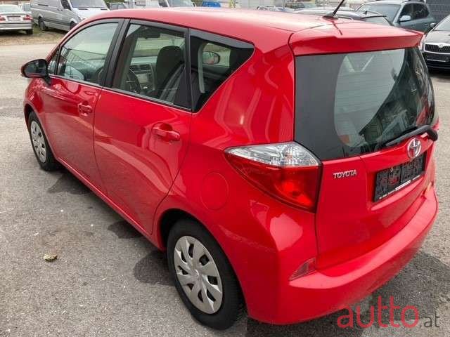 2011' Toyota Verso photo #4